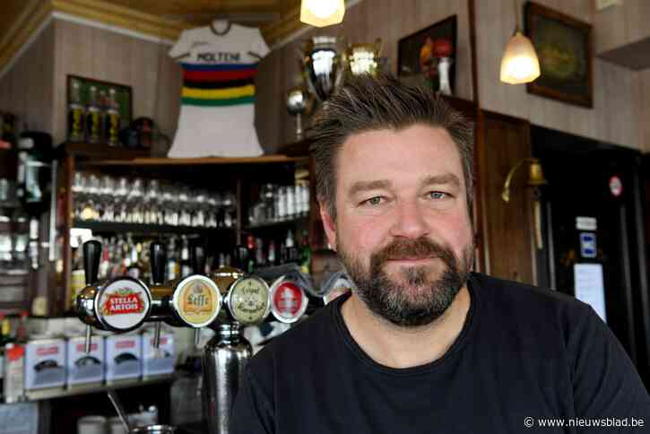 Nieuwe Snor van ’t Stad Duncan Vandael word alsnog gehuldigd: “Een krulletje zou wel plezant zijn”