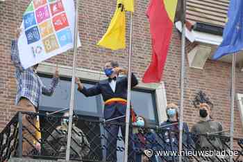 SDG-vlag aan het gemeentehuis (Tielt-Winge) - Het Nieuwsblad