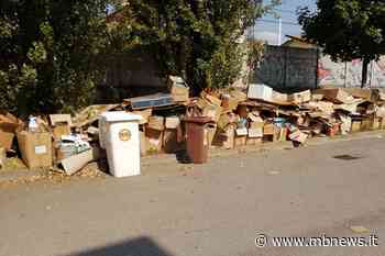 Arcore, rifiuti abbandonati a bordo strada, il sindaco: "Questo non è rispetto, né civiltà" • - MBnews