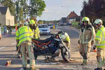 Motorrijder en automobilist raken zwaargewond bij ongeval Oosthamsesteenweg