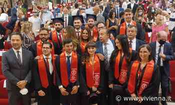 Enna. Università Dunarea: cerimonia di presentazione dei primi 13 medici laureati - Vivi Enna