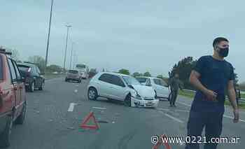 Choque múltiple en la Autopista La Plata-Buenos Aires con heridos y demoras en el tránsito - 0221