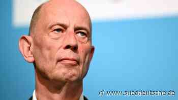 Tiefensee: Gastgewerbe braucht neue Arbeitszeitmodelle - Süddeutsche Zeitung - SZ.de