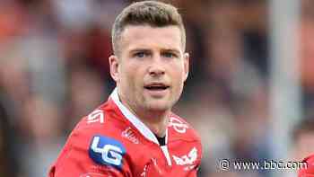 Scott Williams: Scarlets and Wales centre back playing with 'smile on his face' - BBC News
