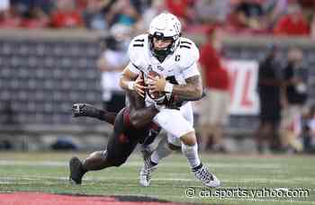 UCF QB Dillon Gabriel fractured clavicle on team's last-ditch lateral play against Louisville - Yahoo Canada Sports