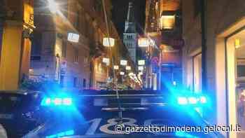 Modena, tre aggressioni in una notte: un 17enne preso a calci in testa dalla baby gang - La Gazzetta di Modena