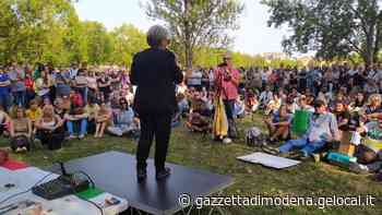 A Modena in 400 al parco: «Stop alla dittatura In piazza a oltranza» - La Gazzetta di Modena