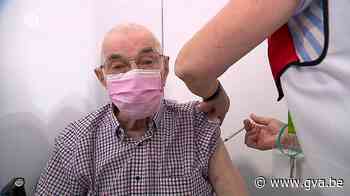Boostervaccin voor oudste Antwerpenaren op Spoor Oost: “Ik ben 98, laat die prik maar komen” - Gazet van Antwerpen