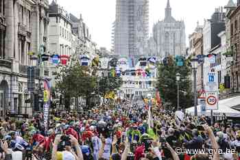 Geen regenboogtrui voor Wout van Aert, maar Antwerpse horeca doet wél gouden zaken: 300.000 wielerfans in de stad - Gazet van Antwerpen