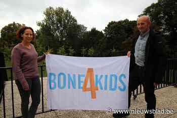 Hovese wielerclub steunt Bone4Kids met toertochten: “Middelen nodig voor onderzoek”