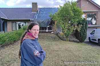 Blikseminslag richt ravage aan: “Baksteen van schouw vloog door raam van buren”