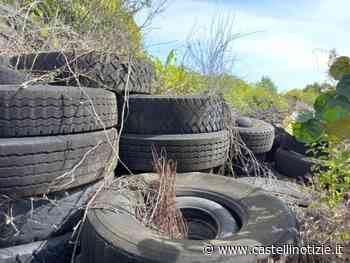 (FOTO) Migliaia di gomme abbandonate nel terreno: bomba ecologica ad Ardea, in via Montagnano - Castelli Notizie