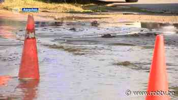 Diestsesteenweg in Aarschot volledig afgesloten na een waterlek - ROB-tv