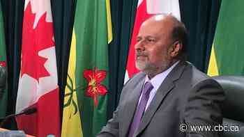 'Fall and winter of misery': Sask.'s top doctor says there may not be large Thanksgiving, Christmas gatherings