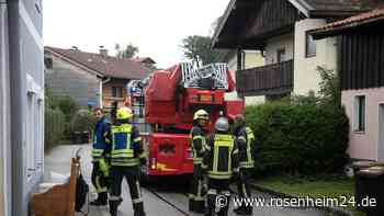 Traunstein: Schwelbrand in Wohnhaus ruft Feuerwehr auf Plan - rosenheim24.de