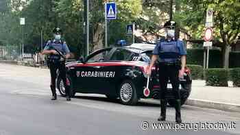 Foligno: guida ubriaco, prova a scappare e si schianta contro l'auto dei carabinieri - PerugiaToday