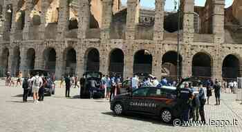 L'erba del Colosseo: preso un venditore ambulante di bibite che spacciava hashish ai turisti - leggo.it