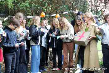 “Kutcovid fuck you”: klas Heilig Graf begraaft mondmaskers
