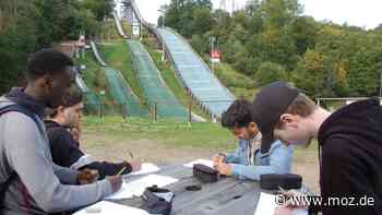 Architektur: Künftige Bautechniker aus Berlin zeichnen Skisprungschanze in Bad Freienwalde - moz.de