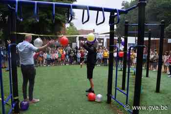 Oudercomité en gemeente kopen nieuwe speeltuigen voor basiss... (Vosselaar) - Gazet van Antwerpen