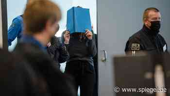 Prozess gegen mutmaßliche Linksextremisten: »Im Fußball würde man sagen, er hat meinen Kopf volley genommen« - DER SPIEGEL