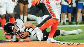 Jaguars quarterback Trevor Lawrence rushes for touchdown