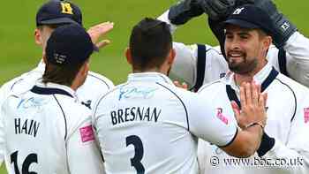 Bob Willis Trophy final: Warwickshire on verge of emphatic innings win against Lancashire