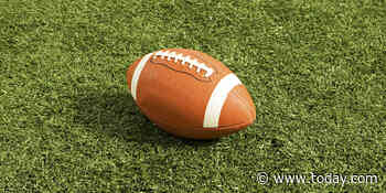 Florida high school football player dies after collapsing during practice