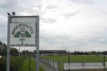 Voetbalclub legt kunstgrasveld aan