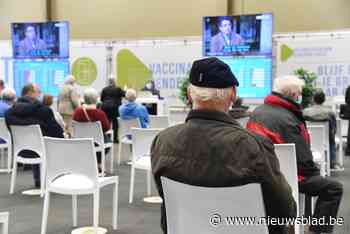 Eerstelijnszones zijn volop op zoek naar locaties om derde prik te zetten: “De vraag is ook waar dit allemaal gaat eindigen”