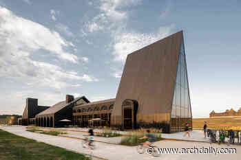 The Hospitality Center / Megabudka Architecture Bureau - ArchDaily