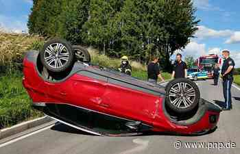 Auto überschlägt sich und landet auf dem Dach - Passauer Neue Presse