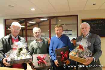 Tennisclub huldigt tachtigjarige spelers