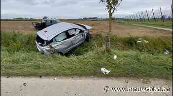 Jongeman (18) en vrouw (52) in levensgevaar na hevige klap aan kruispunt - Het Nieuwsblad