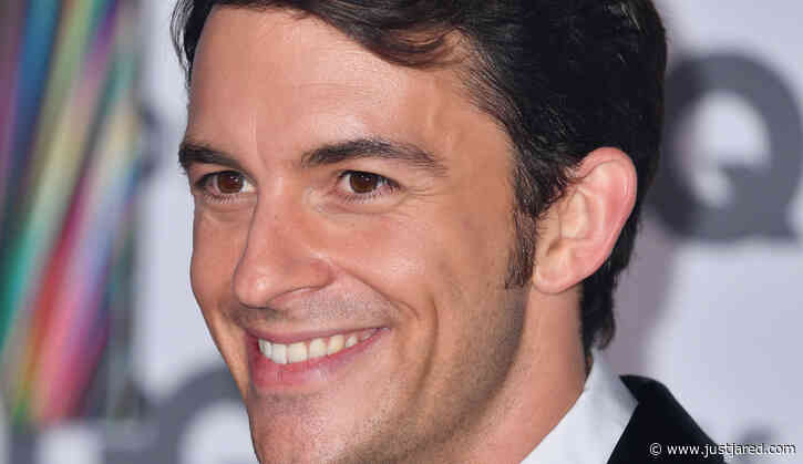 Bridgerton's Jonathan Bailey Shares His Vacation Photos, Including Shirtless & Speedo Pics!