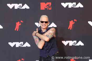 David Lee Roth Announces Retirement: ‘I’m Throwing in the Shoes’