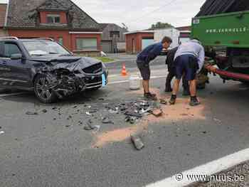 SUV botst tegen vrachtwagen op N48 Brakel-Ronse - NUUS