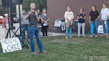 Watch now: Medical Freedom group protests in downtown Mattoon - Journal Gazette and Times-Courier