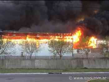 Video: impresionante incendio en un Parque Industrial en Buenos Aires - Diario El Sol Mendoza