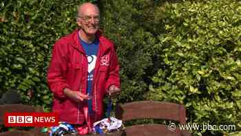 Macclesfield man, 83, prepares to run 21st marathon - BBC News