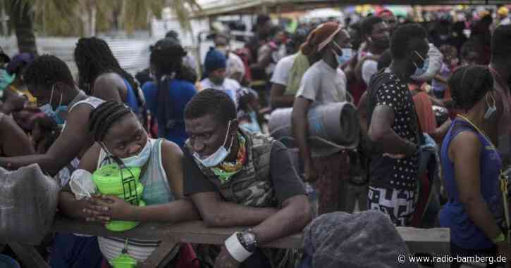 Tausende Migranten harren in Kolumbien aus