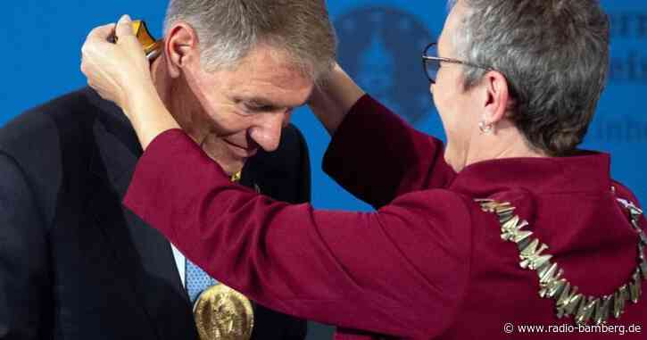 Rumäniens Präsident Iohannis mit Karlspreis geehrt