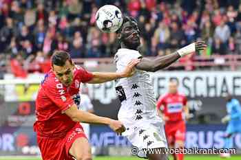Invallers maken het verschil in erg intens duel tussen Kortrijk en Charleroi, met venijn in de absolute staart