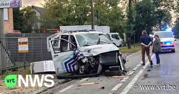 Twee politie-inspecteurs en autobestuurder zwaargewond na crash in Ichtegem - VRT NWS