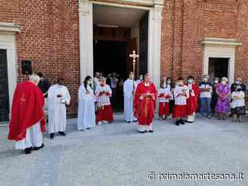 Benedetto il nuovo sagrato della chiesa a Pessano con Bornago - Prima la Martesana - Prima la Martesana
