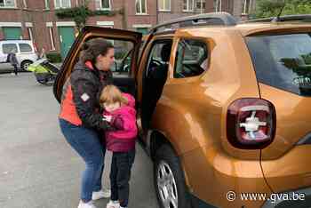 De Lijn kan geen busvervoer inzetten, dus halen leerkrachten De Leerexpert zelf hun leerlingen thuis op - Gazet van Antwerpen