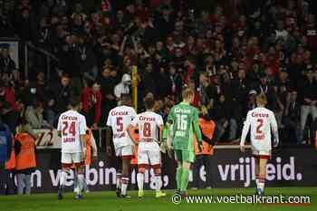 Supporters van Standard stonden gisterenavond ook nog de spelers op te wachten aan de Academy