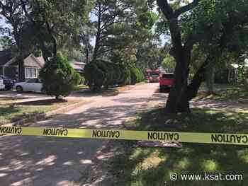 4 people shot dead at scene of house fire in Houston, officials say - KSAT San Antonio