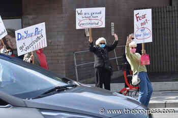 PHOTOS: White Rock seniors rally in support of COVID-19 vaccinations – Chilliwack Progress - Chilliwack Progress