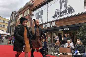 Mode in de winkelstraat